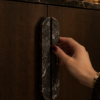 Poignée en marbre naturel Marquina — 32 cm